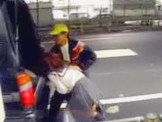 Fucking a hot Nippon chick giving a XXX blowjob to the Tokyo driver.